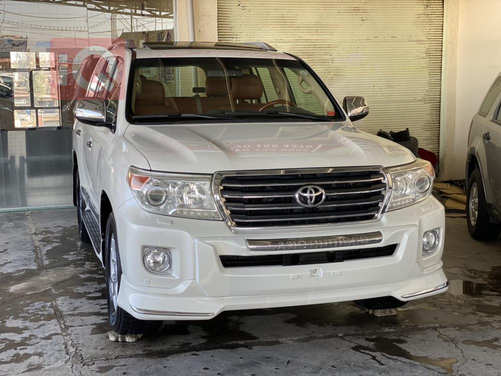 تۆیۆتا لاند کروزەر